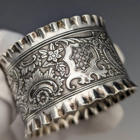 Around 1905 British antique silver plated napkin rings set of 4 in a case